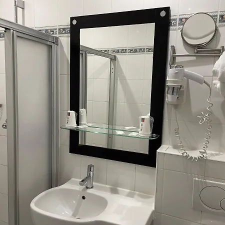 Hipotel Lilas Gambetta París