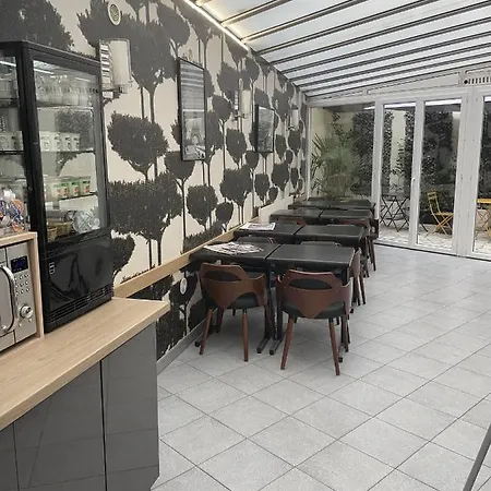 Hotel Hipotel Lilas Gambetta París