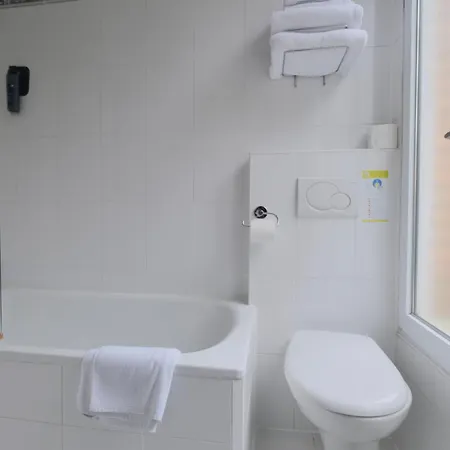 Hipotel Lilas Gambetta 3* París