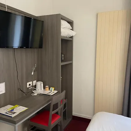 Отель Hipotel Lilas Gambetta