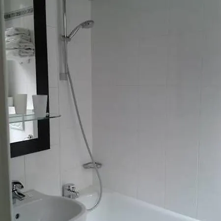 Hotel Hipotel Lilas Gambetta París