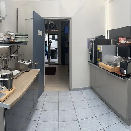 Hipotel Lilas Gambetta 3* París