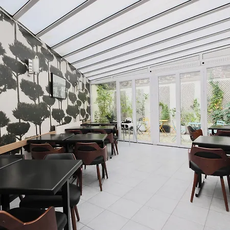 Lilas Gambetta Hotel Paříž