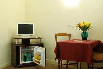Hipotel Lilas Gambetta Париж