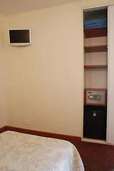 Отель Hipotel Lilas Gambetta