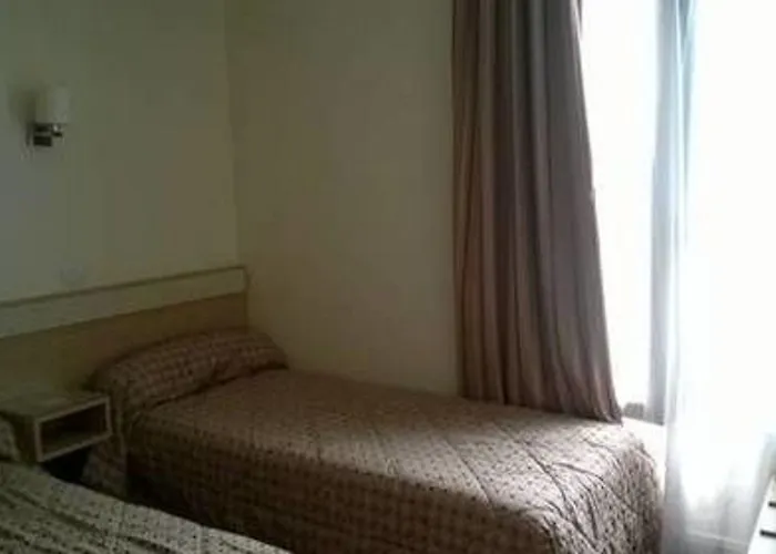 Lilas Gambetta Париж