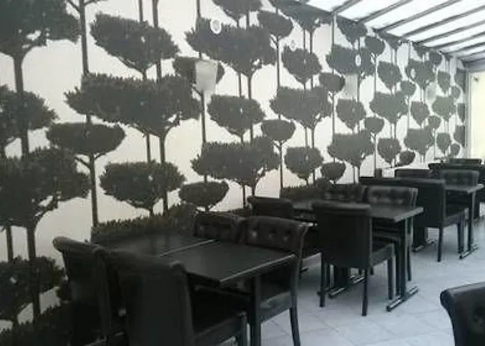 Lilas Gambetta Отель Париж