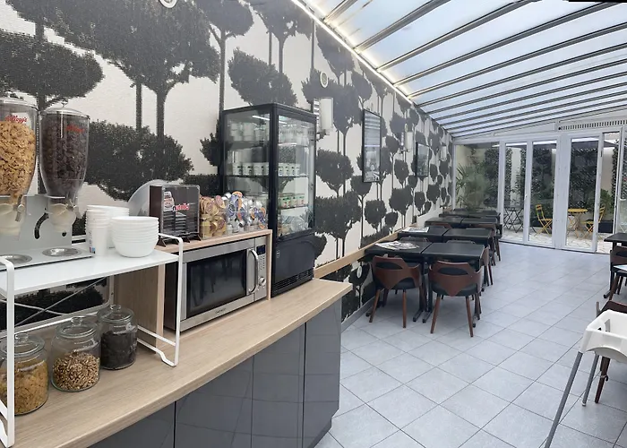 Lilas Gambetta Отель Париж