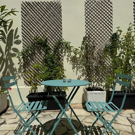 Hotel Lilas Gambetta Paris