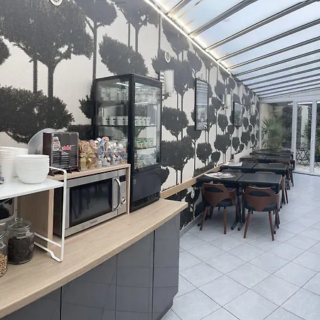 Lilas Gambetta Hotel Paris