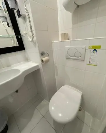 Lilas Gambetta Hotel Paris